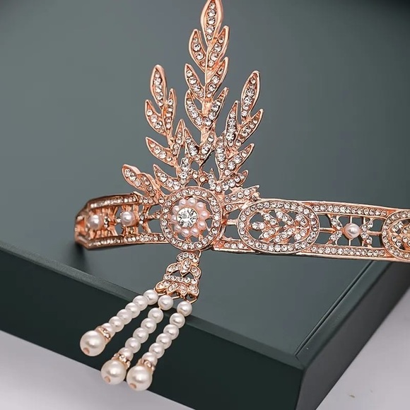 Elegant 1920s Gatsby Inspired Headband - Picture 7 of 8